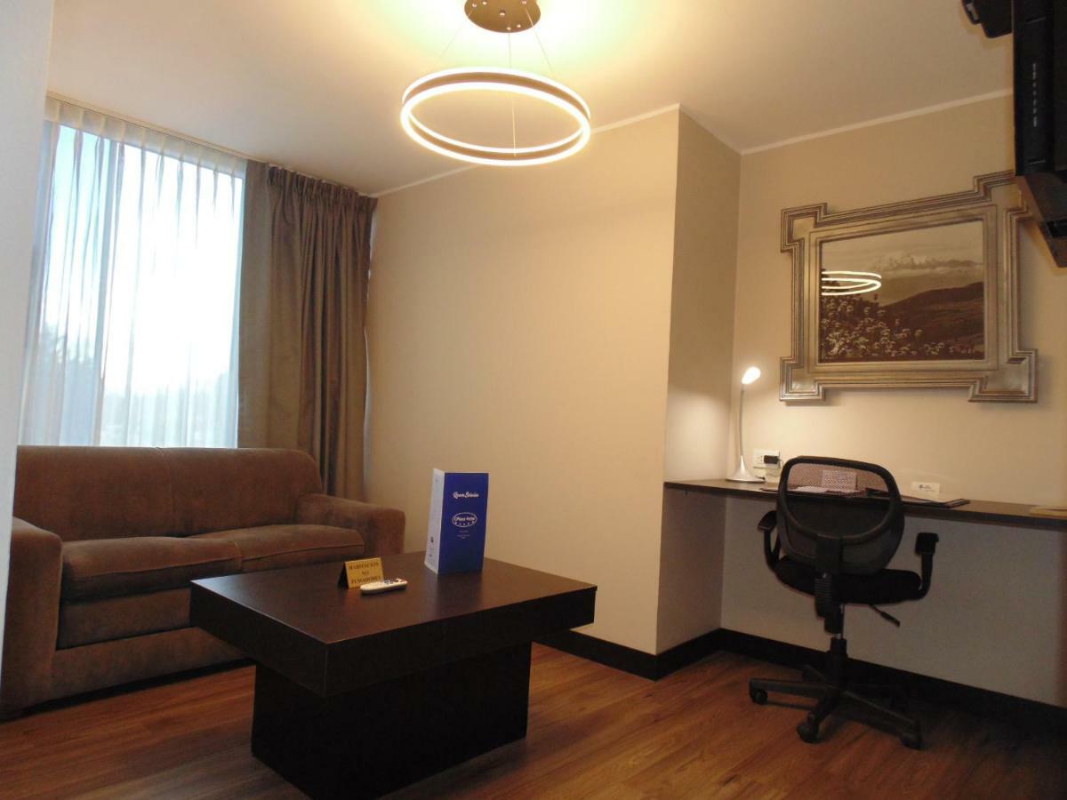 Best Western Cplaza Hotel Quito Buitenkant foto